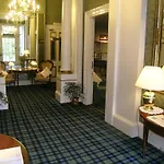 The Whitehouse Apartments